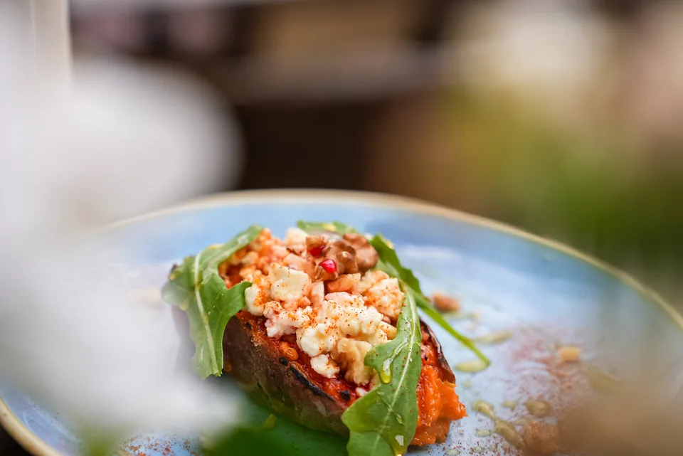 Bruschetta mit Tomate und Feta